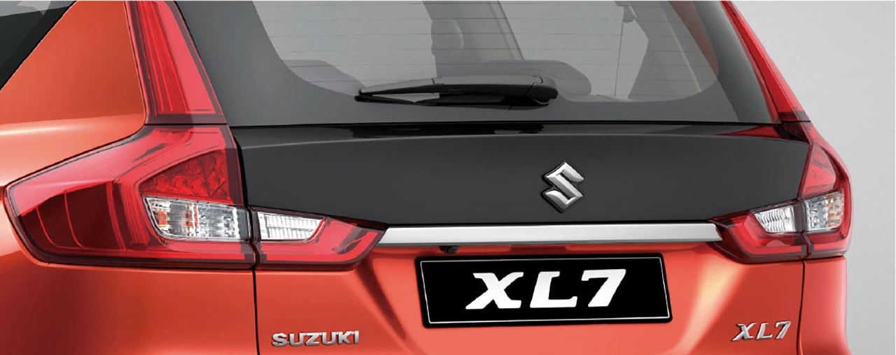 C?a sau son màu den Suzuki XL7 Hoàn Toàn M?i